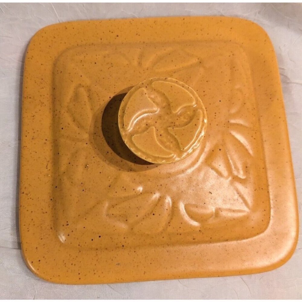 Vtg California Pottery Lid Dish L66 Yellow Gold Mid Century Speckled MCM Snack - Picture 4 of 16